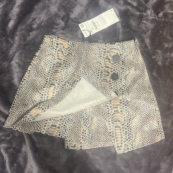 Brand new! Tag on! Too small on me - Picture 4 of 6